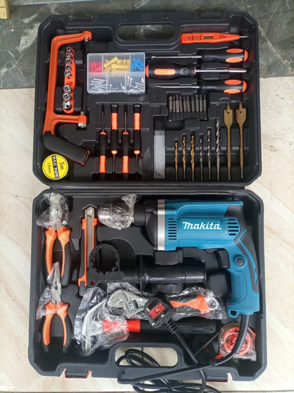 33.jpg Makita Toolset with 710W Impact Drill - Image 1
